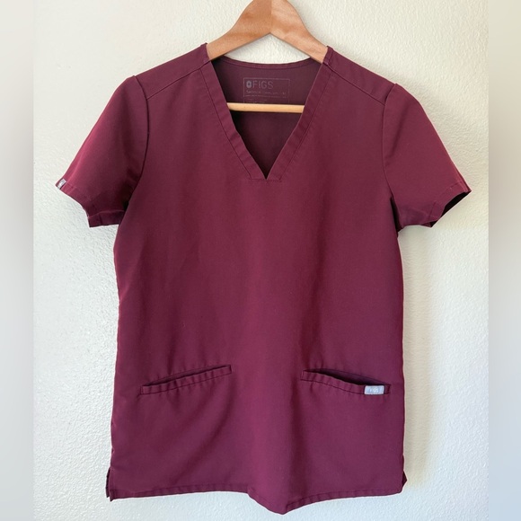 FIGS CASMA 3 Pocket Burgundy Scrub Top - Picture 1 of 4
